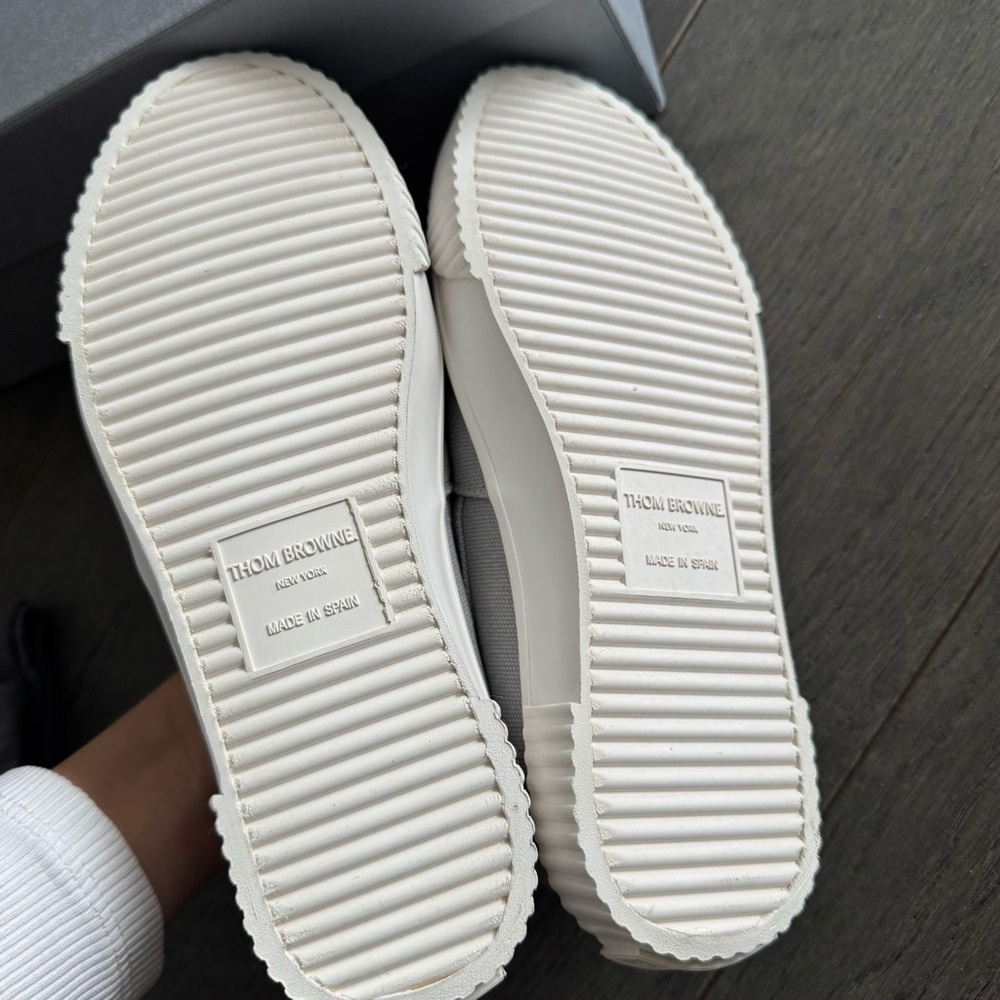 Thom Browne Women’s Grosgrain-trimmed canvas sneakers - Picture 4 of 8